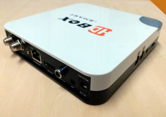 جهاز استقبال الأقمار الصناعية الدولي USB DVB T2 S2 4K  مع IKS